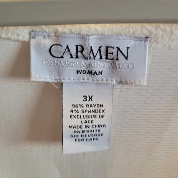 Carmen Marc Valvo Elegant White Top NWOT - Picture 3 of 5